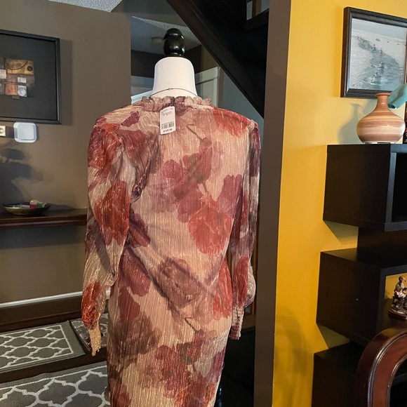 Dress - Picture 2 of 3